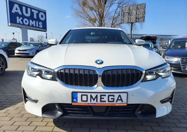 BMW Seria 3 cena 99900 przebieg: 205000, rok produkcji 2019 z Nowa Sól małe 232